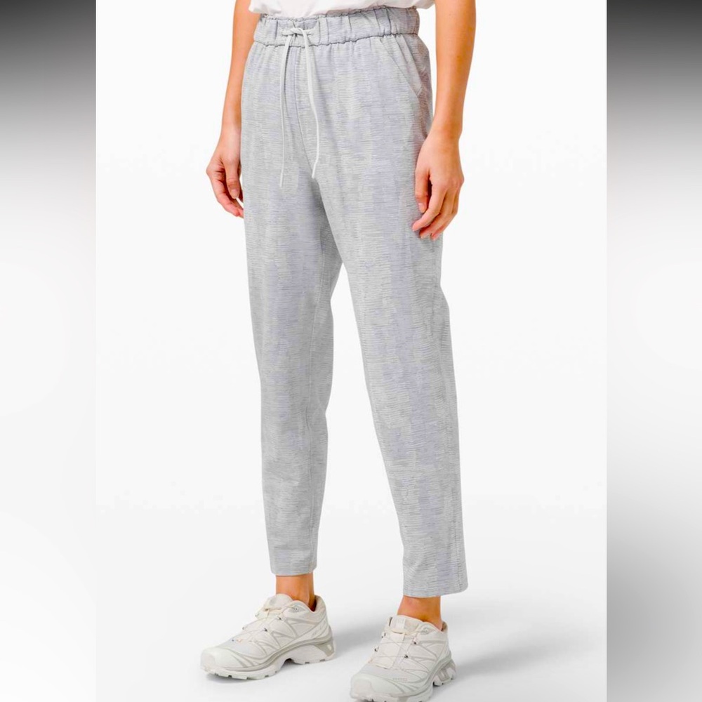 EUC Lululemon Keep Moving HR 7/8 Pant